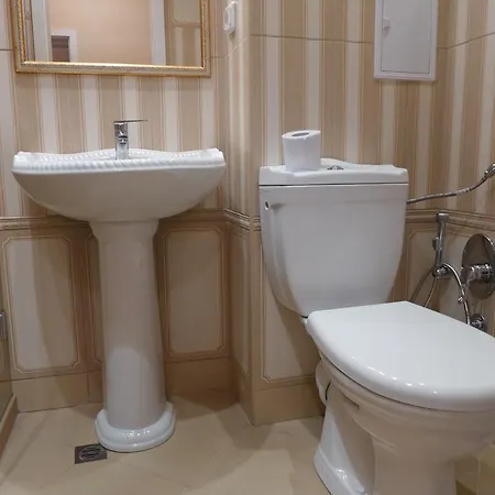 아파트 At Venera Palace *
